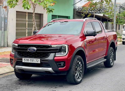 Wildtrak 2025 4x4 Odo- 4000 km. Trả trước 200TR