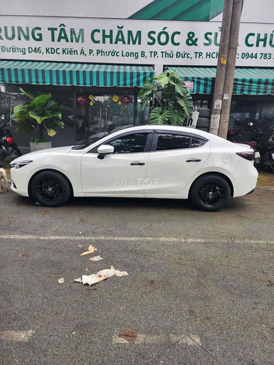 Mazda 3 2018 1.5 AT Sedan - 180000 km