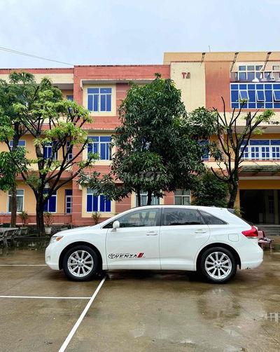 Toyota Venza, xe gia đình cán bộ sử dụng giữ gìn