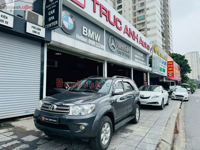 Xe Toyota Fortuner 2.7V 4x4 AT 2011