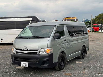 Toyota Hiace 2011 máy xăng 16 chỗ xe cơ quan !
