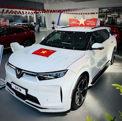 VINFAST VF9 PLUS LĂN BÁNH CHỈ 1.5 TỶ, CÒN GIẢM