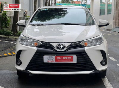 Toyota Vios 1.5E MT 2023 màu trắng số sàn