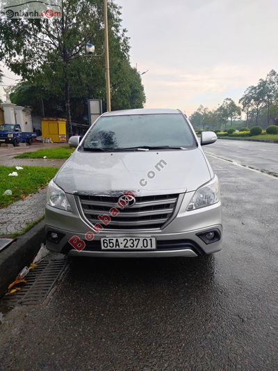 Xe Toyota Innova 2.0E 2015
