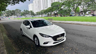cần bán mazda 3 hatchback 2018 màu trắng một chủ