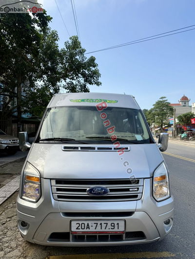 Xe Ford Transit Luxury 2019