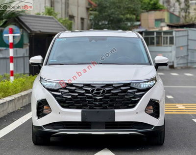 Xe Hyundai Custin Cao Cấp 2.0T 2024
