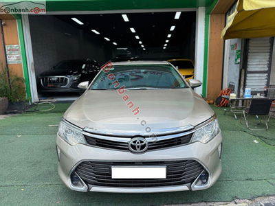 Xe Toyota Camry 2.0E 2015