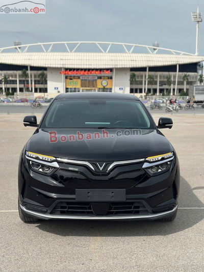 Xe VinFast VF8 S 2024