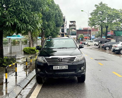 Toyota Fortuner 2.7V AT 4x2 2014