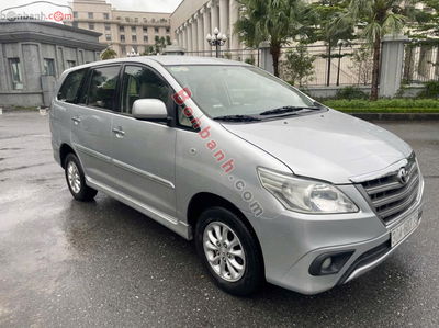 Xe Toyota Innova 2.0E 2015