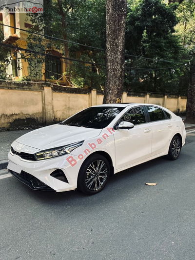 Xe Kia K3 Premium 2.0 AT 2022