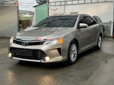 Xe Toyota Camry 2.0E 2016