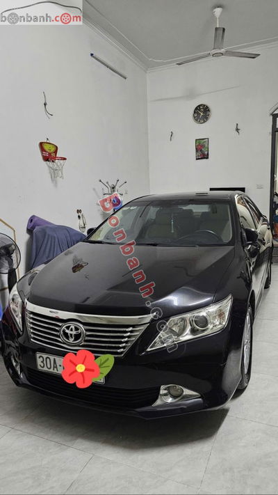 Xe Toyota Camry 2.0E 2014