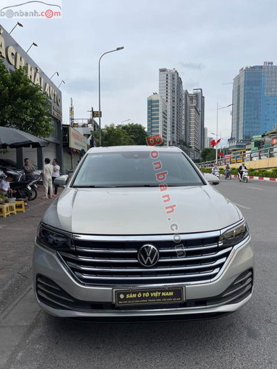 Xe Volkswagen Viloran Luxury 2024