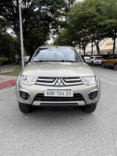 Bán Pajero sport 4x2 máy xăng Tự động