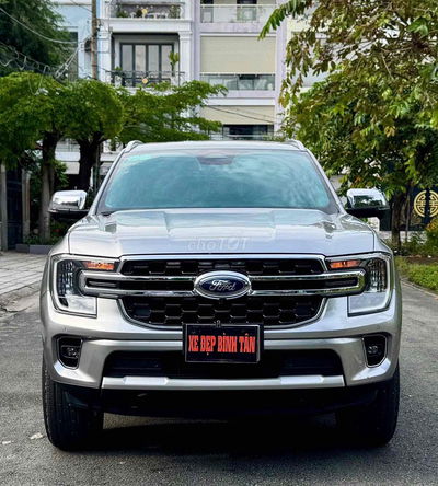 CẦN BÁN XE FORD EVERETS TITANIUM 2023