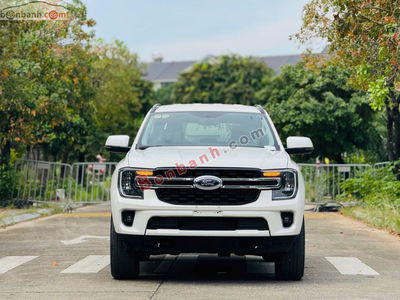 Xe Ford Everest Ambiente 2.0L 4x2 AT 2025
