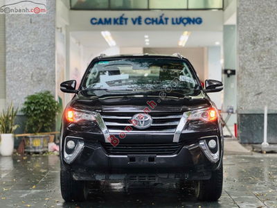 Xe Toyota Fortuner 2.7V 4x2 AT 2017