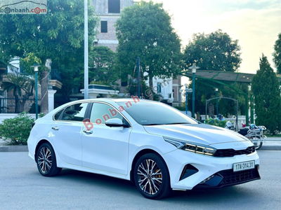 Xe Kia K3 Premium 2.0 AT 2022
