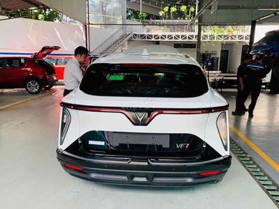 xe VF7 mẫu mới 2025