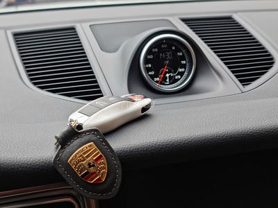 Thương hiệu Xe Siêu Sang Porsche Macan full option