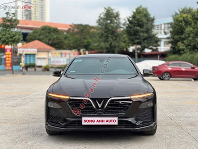 Xe VinFast Lux A 2.0 Base 2.0 AT 2021