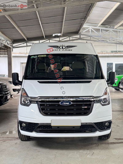 Xe Ford Transit Tiêu chuẩn 2024