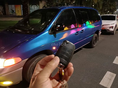 Xe Mỹ 7 chỗ số tự động 1996 giá 85tr