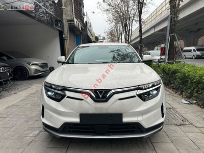 Xe VinFast VF8 S 2024