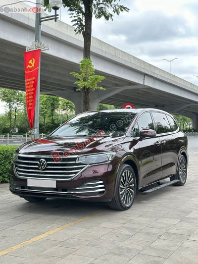 Xe Volkswagen Viloran Luxury 2024