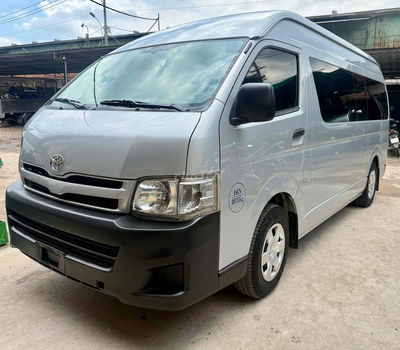 Toyota Hiace 2013 16 chỗ máy xăng, hỗ trợ hạ tải