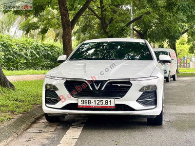 Xe VinFast Lux A 2.0 Premium 2.0 AT 2019