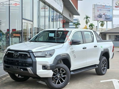Xe Toyota Hilux Adventure 2.8L 4x4 AT 2025
