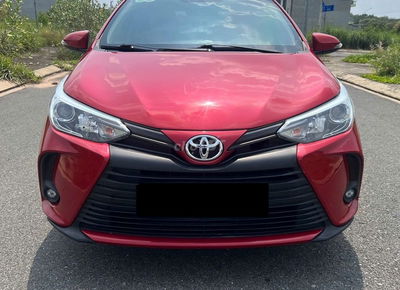 Bán xe Toyota Vios 2023 số tự động màu đỏ