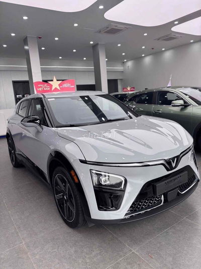 VINFAST VF7 - SẴN XE ĐỦ MÀU GIAO NGAY