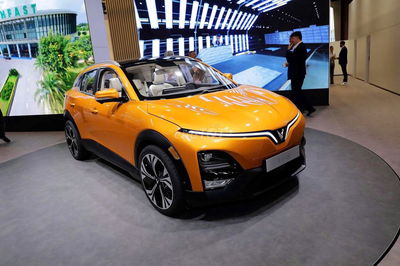 VF6 PLUS LIMITED - Tiêu chuẩn Mỹ - Số lượng có hạn