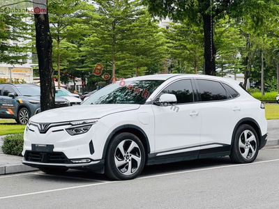 Xe VinFast VF8 Eco AWD 2022