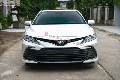 Xe Toyota Camry 2.0Q 2024