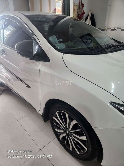 Honda City Top 2018 màu trắng, dưới 60.000 km
