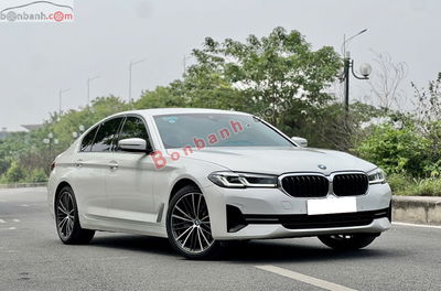 Xe BMW 5 Series 520i Luxury Line 2022