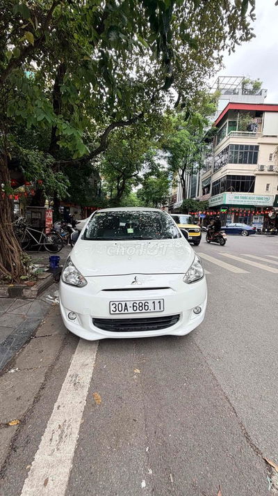 Bán xe ô tô Mitsubishi Mirage 2015 màu trắng