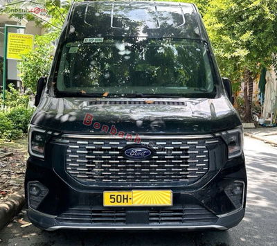 Xe Ford Transit Premium+ 2025