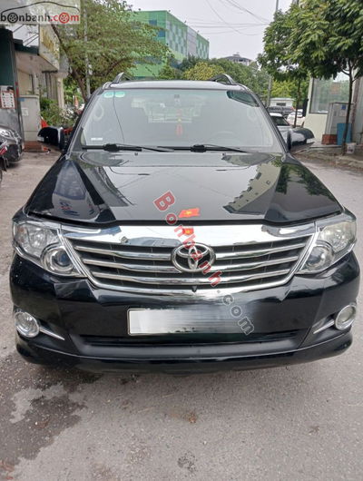 Xe Toyota Fortuner 2.7V 4X2 AT 2016
