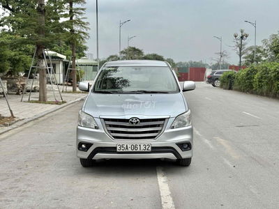 Toyota Innova 2014 2.0E xe chất khỏi bàn