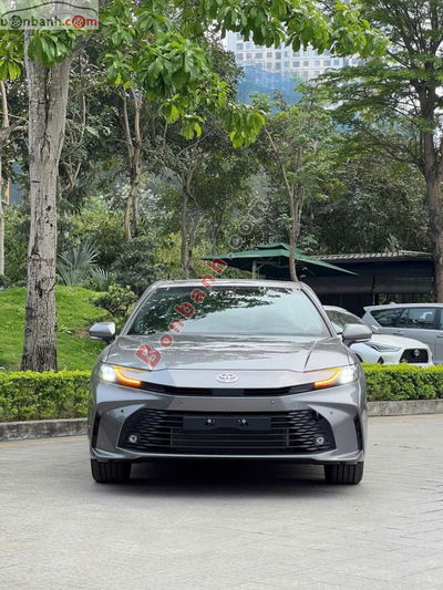 Xe Toyota Camry 2.0Q 2025