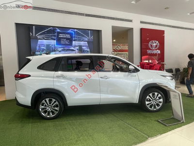 Xe Toyota Innova Cross HEV 2.0 CVT 2025