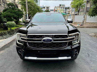 Ford Everest Titanium 4x2 AT 2024 sơn zin 99%