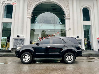 Xe Toyota Fortuner 2.7V 4x2 AT 2014