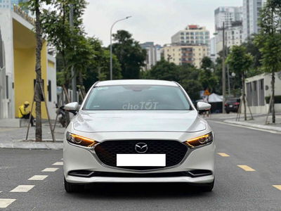 Mazda 3 1.5Luxury sx 2022 siêu đẹp màu trắng